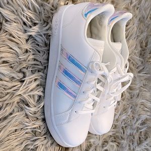 Adidas size 6 big girls = 8 women